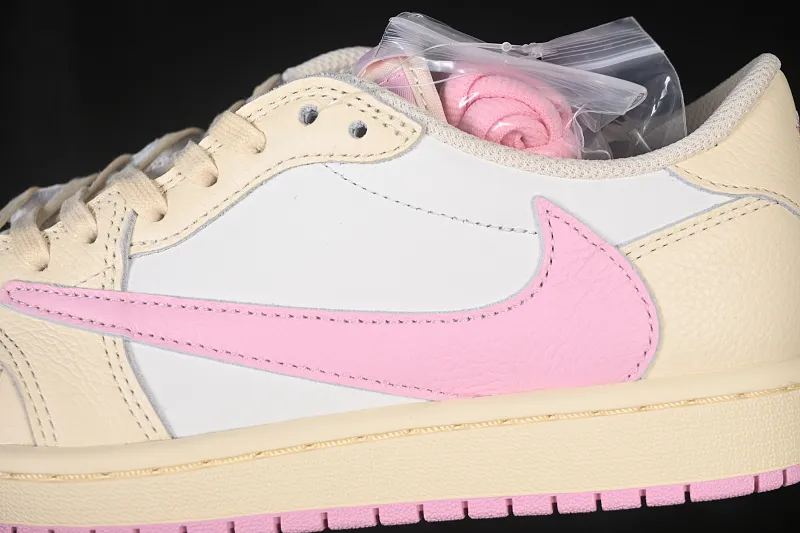 All Categories Air Jordan Jordan series basketball shoes Air Jordan 1 Low LJR version Travis Scott x Air Jordan 1 Low OG AJ1 Joe 1 joint undercut IQ7604-100